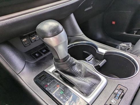 Used 2019 Toyota Highlander Limited Platinum image 12