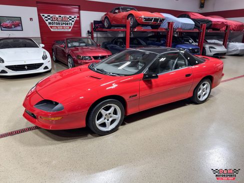 Used 1994 Chevrolet Camaro Z28 RWD image 30