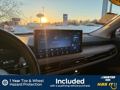 Used 2022 Lincoln Nautilus Reserve image 10