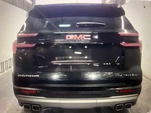 Used 2025 GMC Acadia Elevation FWD image 4