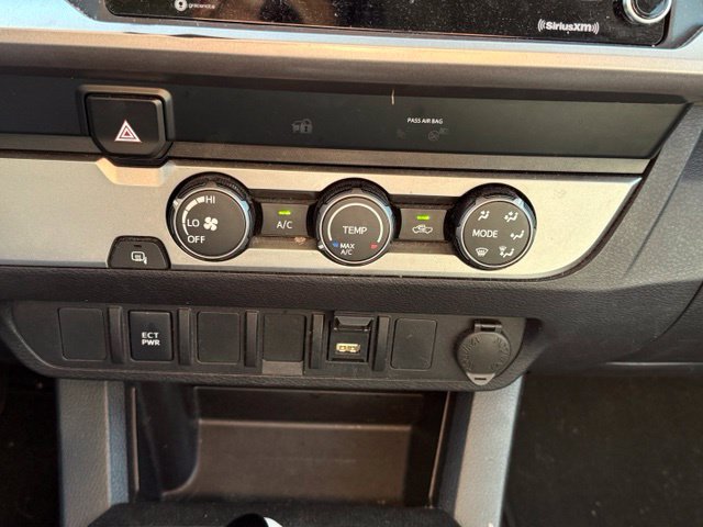 Used 2020 Toyota Tacoma SR5 w/ SR5 Appearance Package (SM) RWD image 21