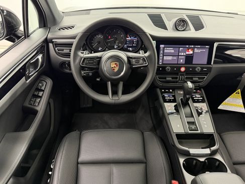 Certified 2026 Porsche Macan AWD/4WD image 25