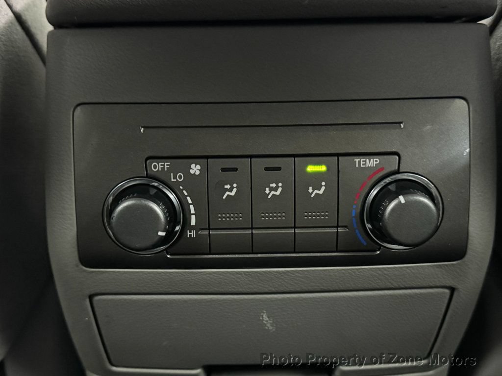 Used 2011 Toyota Highlander 4WD w/ Tow Pkg image 22