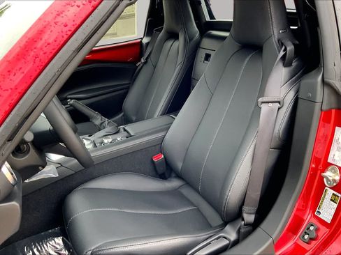 New 2026 MAZDA MX-5 Miata RF Grand Touring RWD image 9