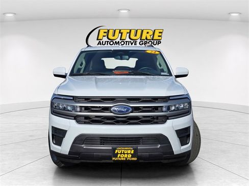 Used 2024 Ford Expedition XLT image 2