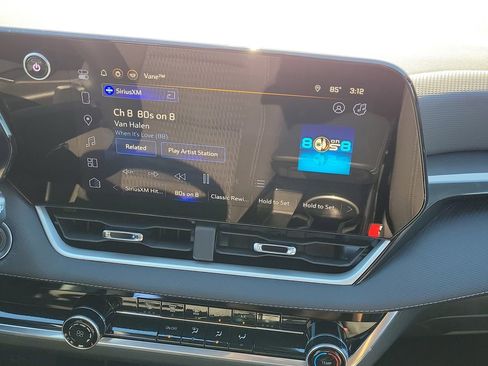 Used 2025 Chevrolet Equinox LT image 16