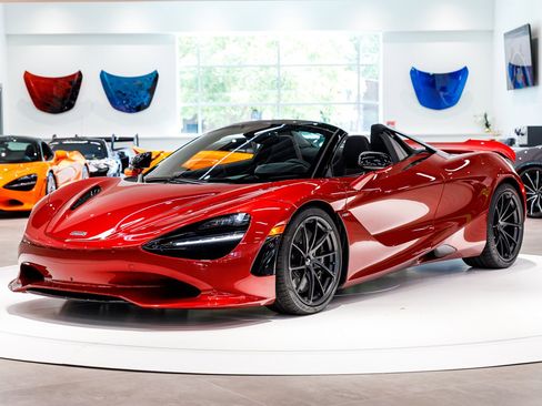 Used 2027 McLaren 750S Spider RWD image 15