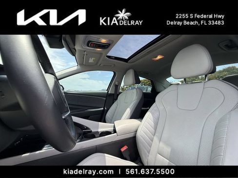 Used 2023 Hyundai Elantra Limited w/ Cargo Package FWD image 19