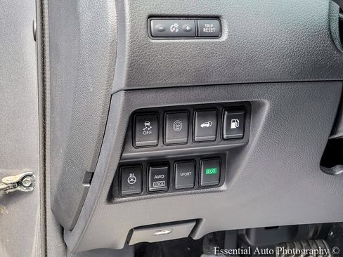 Used 2018 Nissan Rogue SL AWD/4WD image 14