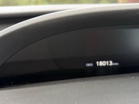 Used 2019 Toyota Prius XLE AWD/4WD image 5