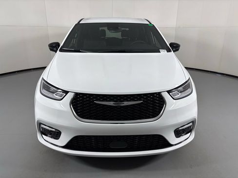 New 2026 Chrysler Pacifica Select FWD image 3