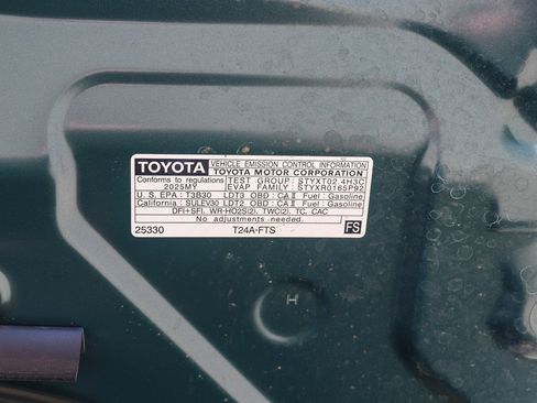 Used 2025 Toyota 4Runner TRD Off-Road image 25