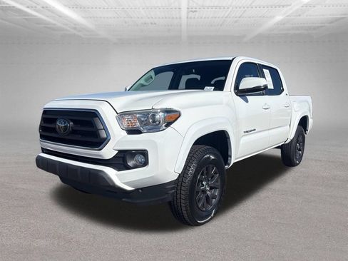 Used 2022 Toyota Tacoma SR5 w/ Technology Package AWD/4WD image 1