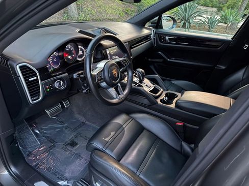 Used 2020 Porsche Cayenne S w/ Premium Package image 22
