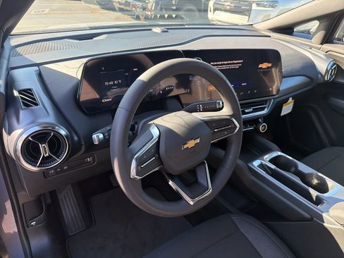 New 2026 Chevrolet Equinox EV LT image 5