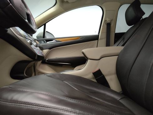 Used 2016 Lincoln MKC Reserve w/ Lincoln MKC Climate Package FWD image 17