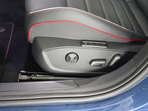 New 2026 Volkswagen GTI SE image 18