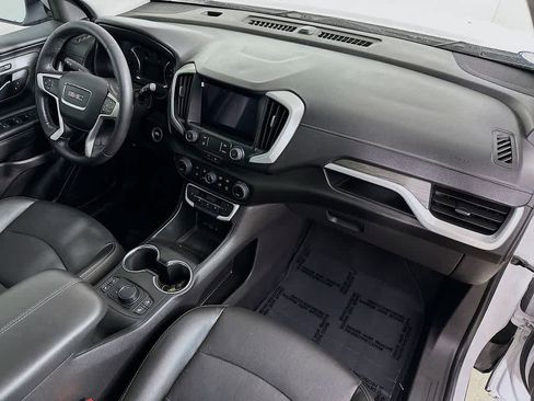 Used 2024 GMC Terrain SLT image 34