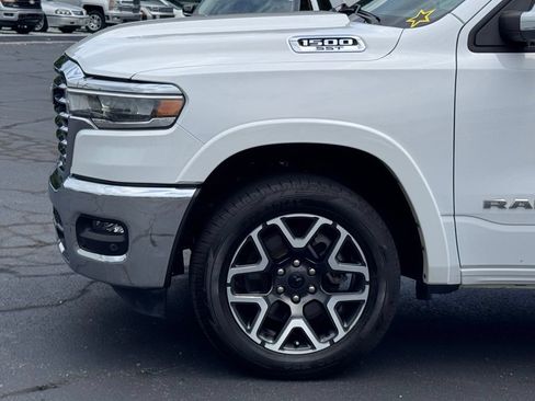 Used 2025 RAM 1500 Laramie AWD/4WD image 39
