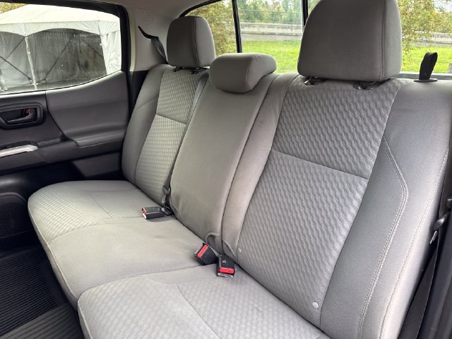 Used 2021 Toyota Tacoma SR5 AWD/4WD image 19