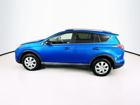 Used 2017 Toyota RAV4 LE FWD image 4
