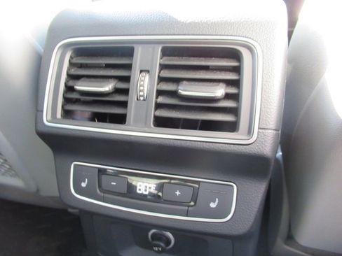 Used 2018 Audi Q5 2.0T Premium Plus w/ Premium Plus Package image 18