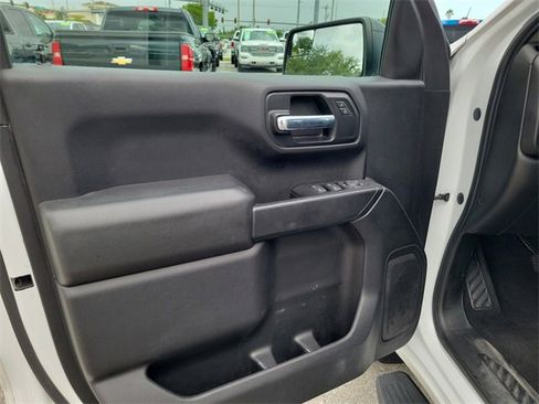 Used 2020 Chevrolet Silverado 1500 Custom w/ Custom Value Package image 16