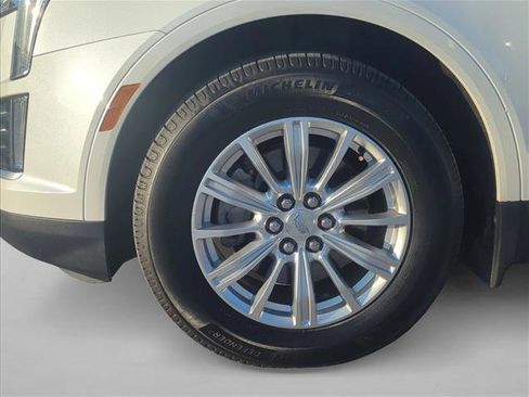 Used 2018 Cadillac XT5 FWD image 6