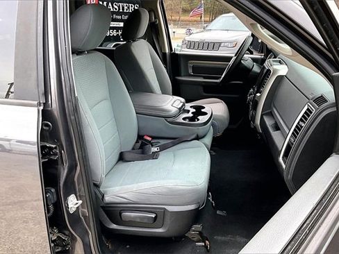 Used 2017 RAM 1500 Classic SLT image 25