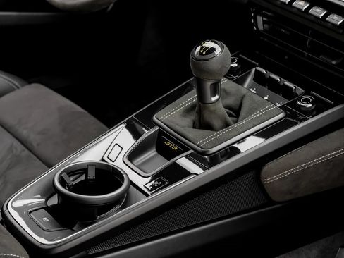 Used 2022 Porsche 911 GT3 image 16