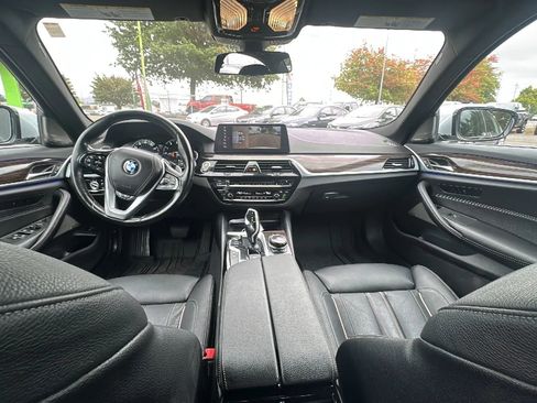Used 2017 BMW 530i xDrive AWD/4WD image 11