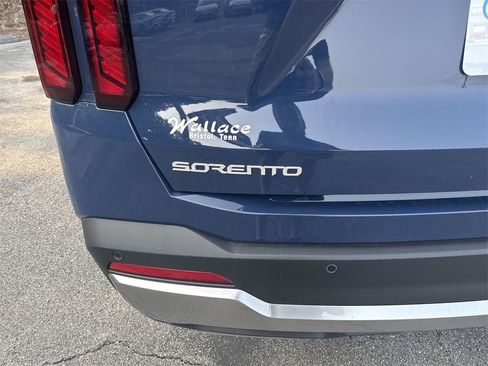 New 2025 Kia Sorento S image 6