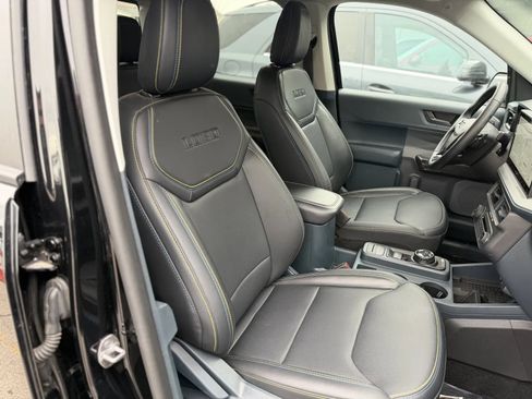 Used 2025 Ford Maverick Lobo image 19