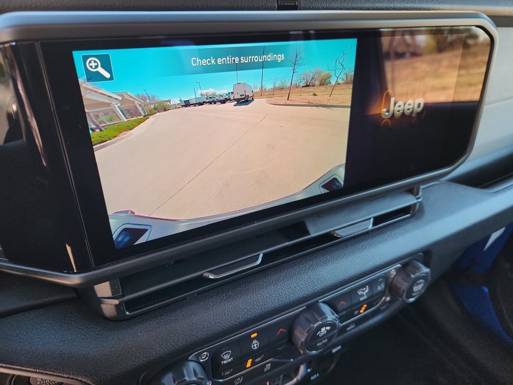 New 2026 Jeep Gladiator Sport AWD/4WD image 16