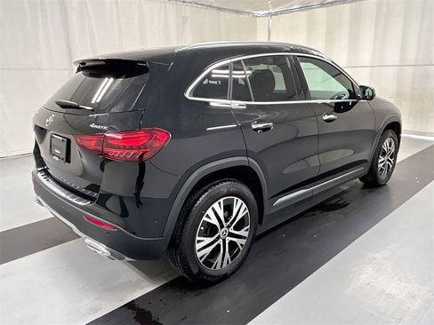 Used 2025 Mercedes-Benz GLA 250 4MATIC image 2