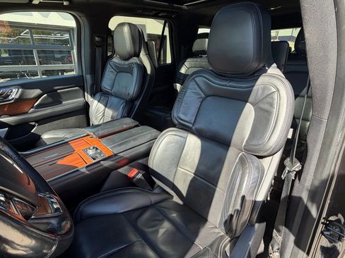 Used 2019 Lincoln Navigator L Reserve image 14