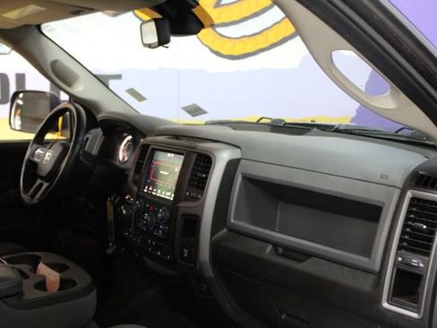 Used 2019 RAM 1500 Express w/ Wheel & Sound Group AWD/4WD image 10