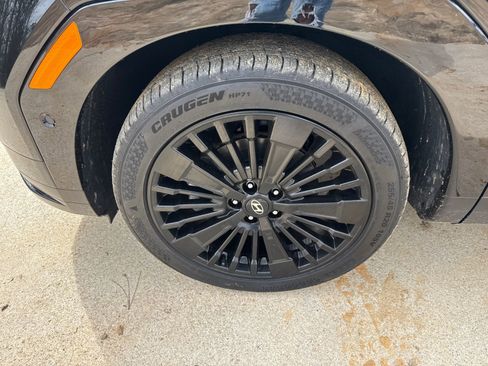 Used 2025 Hyundai Santa Fe Calligraphy image 11