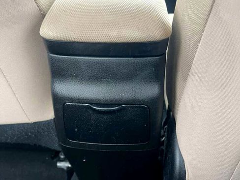 Used 2016 Toyota Corolla LE image 22