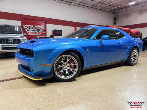 Used 2023 Dodge Challenger SRT Hellcat image 1