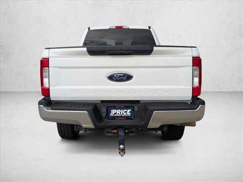 Used 2019 Ford F250 XLT w/ FX4 Off-Road Package image 6