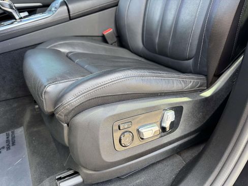 Used 2021 BMW X5 M50i w/ Executive Package image 20