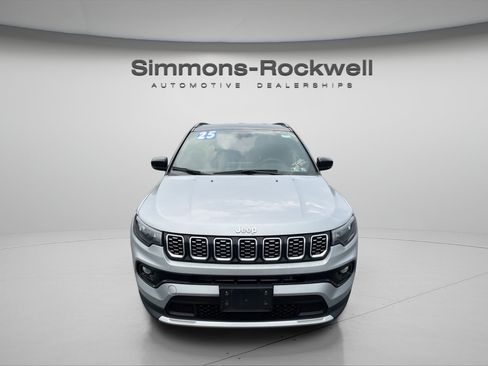 Used 2025 Jeep Compass Limited AWD/4WD image 8