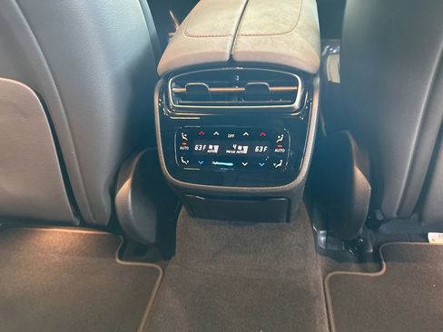 Used 2022 Mercedes-Benz EQS 450+ Sedan w/ Exclusive Trim Package image 33
