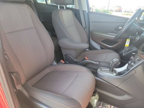 Used 2015 Chevrolet Trax LT w/ LT Sun and Sound Package FWD image 22