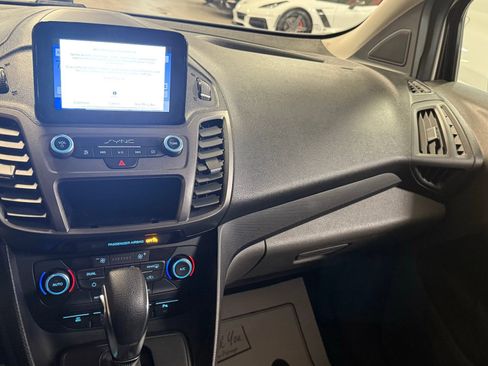 Used 2019 Ford Transit Connect XLT image 25