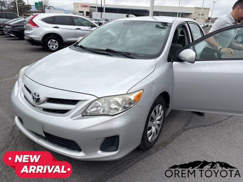 Used 2012 Toyota Corolla LE image 2