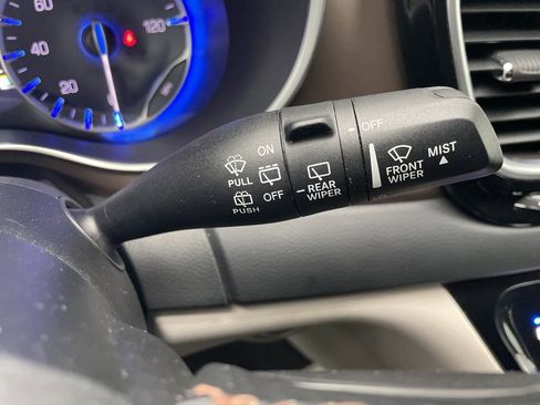 Used 2019 Chrysler Pacifica Touring-L Plus w/ Tire & Wheel Group image 27