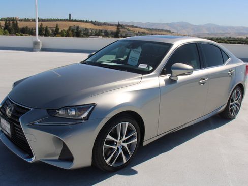 Used 2019 Lexus IS 300 w/ Accessory Package 2 RWD image 6