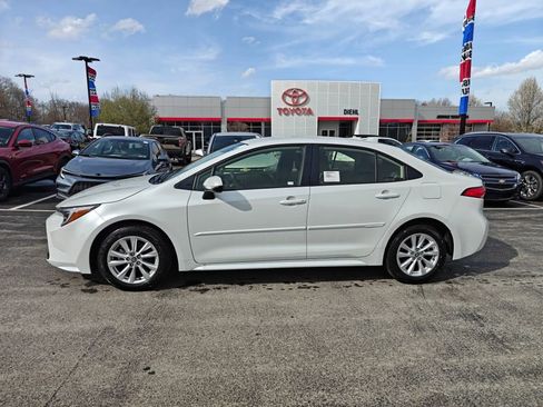 Used 2026 Toyota Corolla LE w/ LE Premium Package image 9